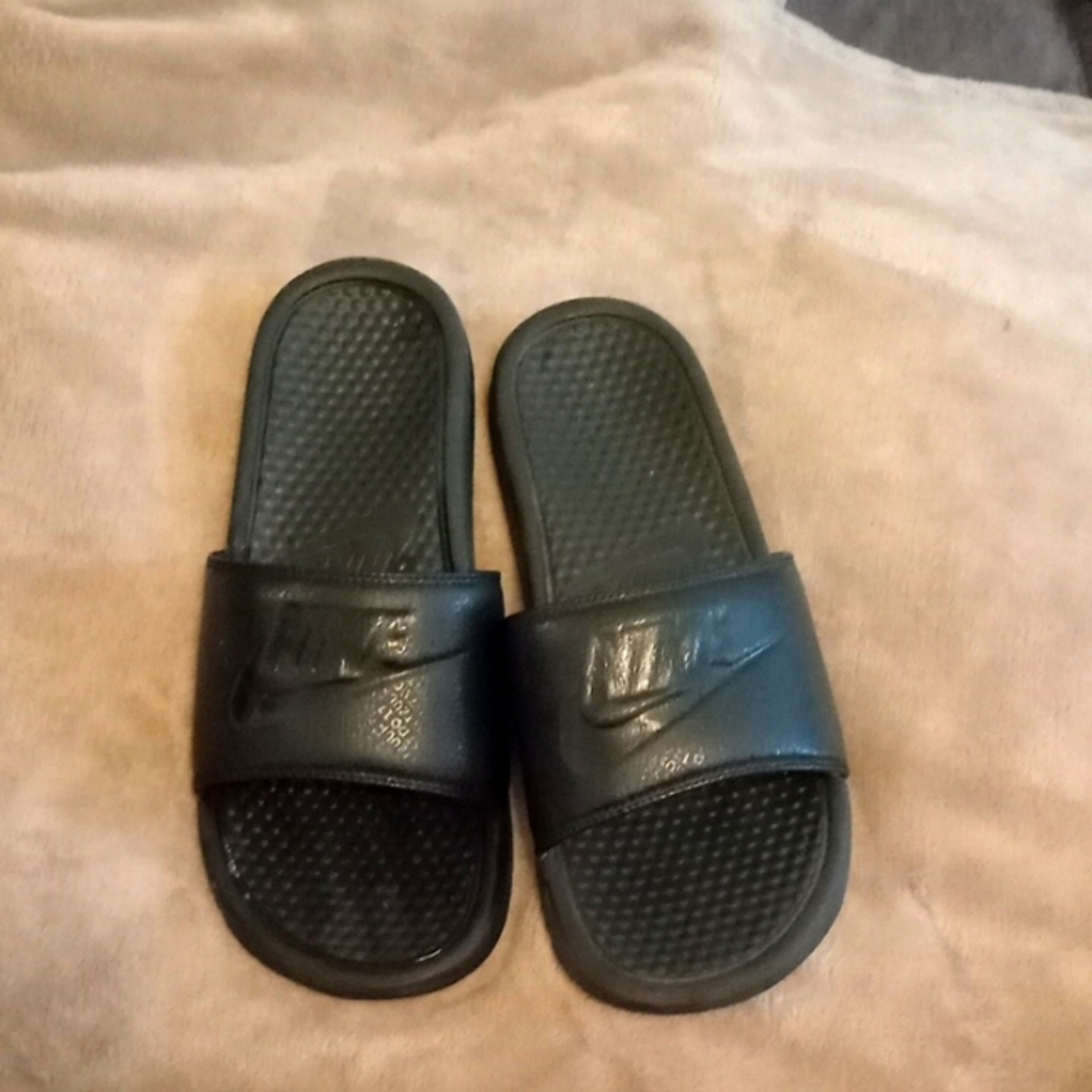 Men's Nike black Slides Size 10 black